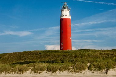 Sahildeki deniz feneri.