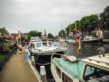 Amsterdam, Hollanda - 10 Haziran, 22 0 15: Kanaldaki tekne