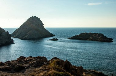 Deniz kıyısının güzel manzarası