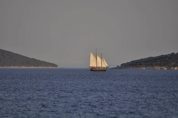 サンセットライトの帆船 トルコ — ストック写真