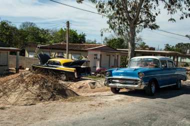 Küba. Eski kasabadaki eski araba. Havana, Küba - 27 Şubat 218.