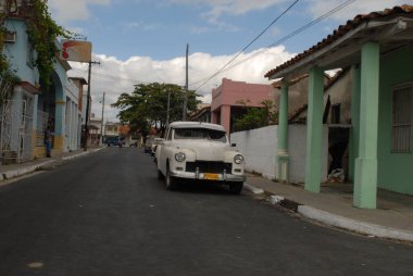 Havana, Küba, Ocak 22: 16: Havana 'da park edilmiş arabalar