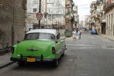 Havana - 21 Aralık: Havana, Küba 'da 1 Aralık' ta klasik bir arabada klasik arabalar. Küba 'da
