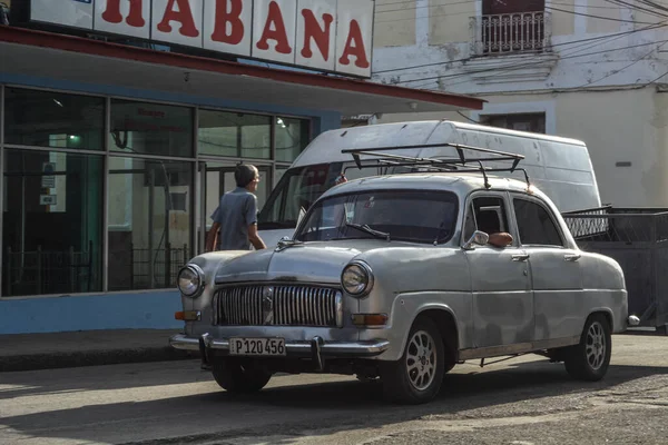 Havana Cuba Febrero Coche Clásico Americano Estacionado Una Calle Cuba — Foto de Stock