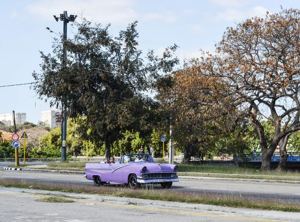 Klasyczny Amerykański Samochód Hawanie — Zdjęcie stockowe