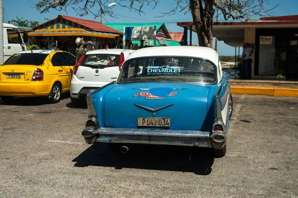 Havana Kuba December Retro Klassiska Amerikanska Taxi Bil Gatan Havanna — Stockfoto