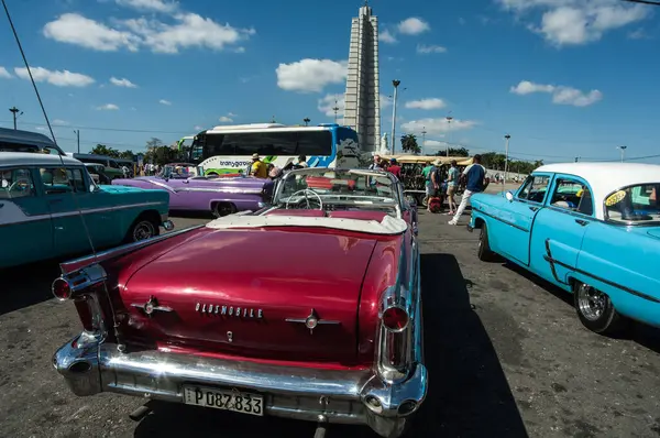 Klasszikus Autók Utcán Havannában — Stock Fotó