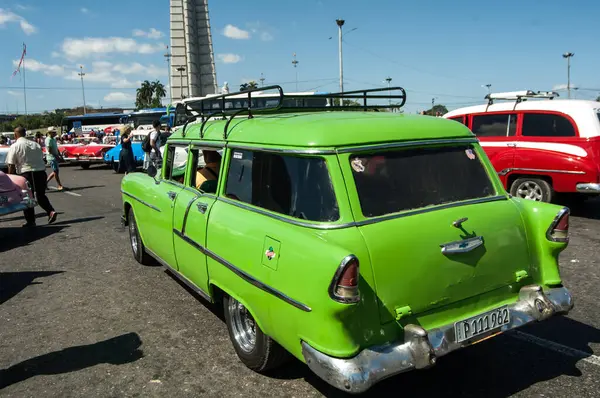 哈瓦纳 古巴9月2日 18日 在哈瓦纳驾驶的经典老式汽车 — 图库照片