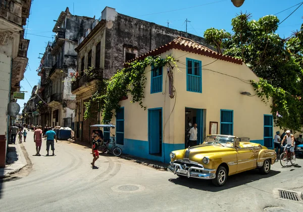 Havana Cuba Ιούνιος Vintage Αυτοκίνητο Οδήγηση Havana Πόλη Cuba Αντίγραφο — Φωτογραφία Αρχείου
