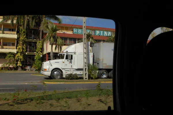 Camión Estacionado Playa —  Fotos de Stock