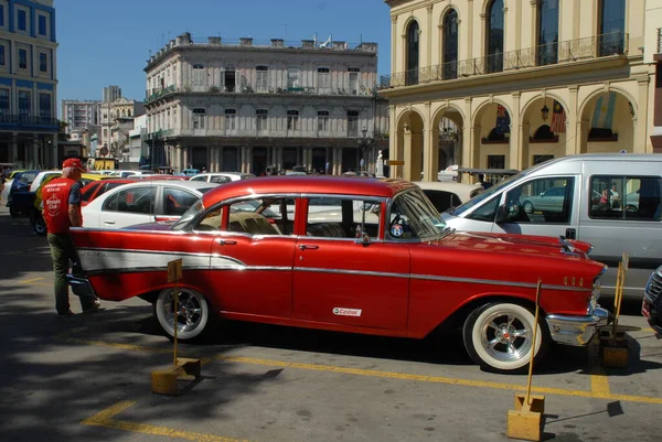 Havana Küba Şubat 2017 Küba Sokaklarında Klasik Araba — Stok fotoğraf