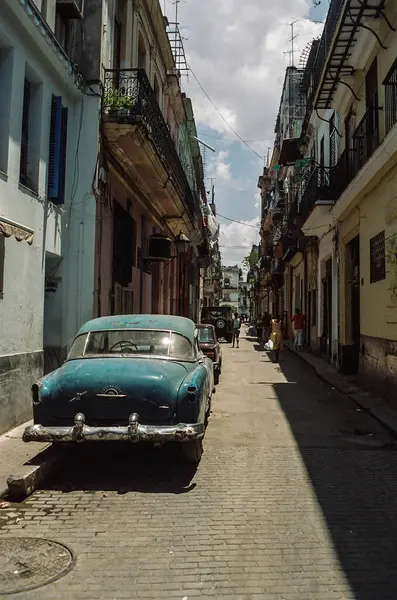 キューバだ ハバナの古い車 — ストック写真