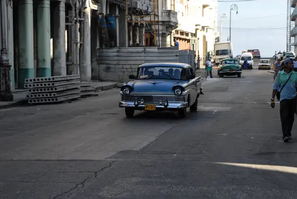 Havanna Kuba Január Old Car Old Havana City Center People — Stock Fotó