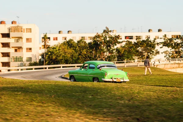 Havana Cuba May Vintage American Car Driving Streets Havana Sunset — Stock Photo, Image