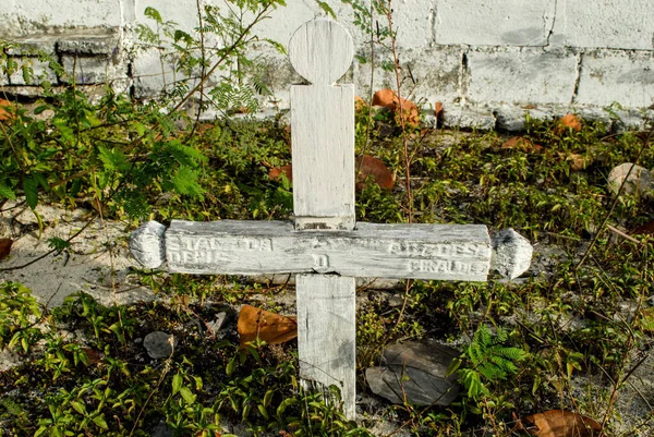 Velha Cruz Madeira Cemitério — Fotografia de Stock