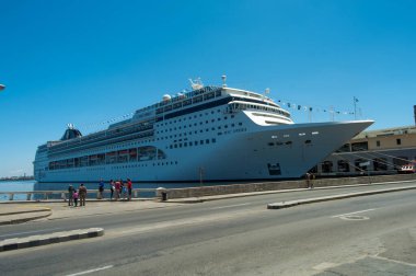 Venedik şehrinde yolcu gemisi