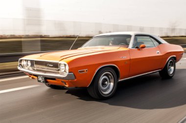 Güçlü araba Dodge Challanger 1970
