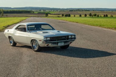 Güçlü araba Dodge Challanger 1970