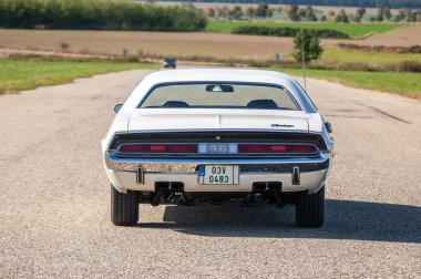 Güçlü araba Dodge Challanger 1970