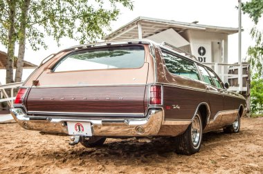 Eski bir Amerikan klasik Ford pikap arabası.