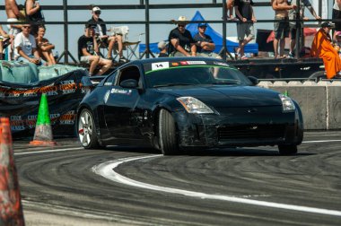 Şehir içinde araba yarışı