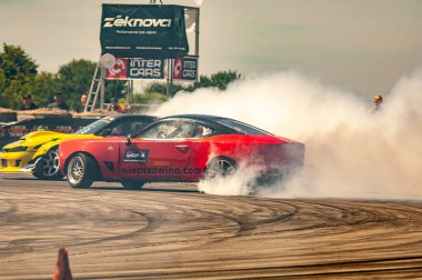 Odessa, Ukrayna - 18 Eylül, 2018: yarış pistinde genç bir yarışçıyla. a