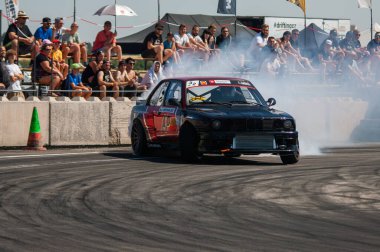 Odessa, Ukrayna - 14 Ağustos, 2017: OtoCross Şampiyonası. Yarış arabası. liliov severon -