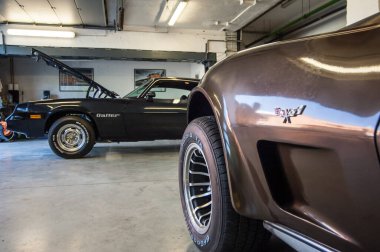 eski vintage klasik otomobil