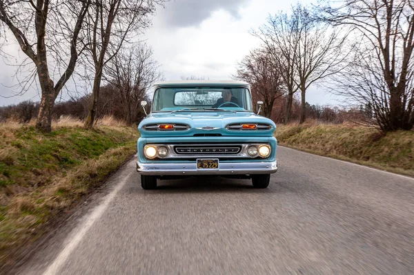 Vintage Ford Caminhão Estacionado Uma Estrada Floresta — Fotografia de Stock
