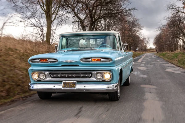 Vintage Μπλε Αμερικανικό Chevrolet Φορτηγό — Φωτογραφία Αρχείου