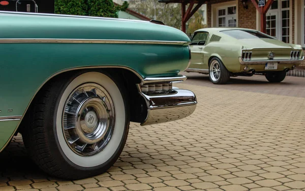 Класичні Американські Старовинні Автомобілі — стокове фото
