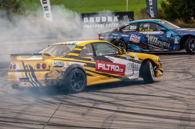 drift araba içinde hareket