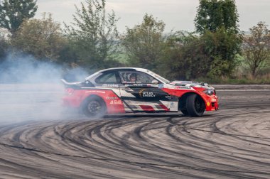 Odessa, Ukrayna - 16 Ağustos, 2017: Mini yarışta otoCross şampiyonluğu, yarış sonrası liatov -