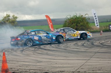 Sürüklenen yanlama yarışı