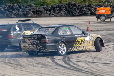 Odessa, Ukrayna - 17 Mayıs: Karting şampiyonasında bir araba, Ukrayna, gençler ve yetişkin kart yarışçıları.