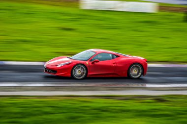 ferrari 45 sürücüsü devrede.