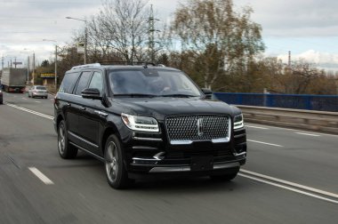 kyiv, ukraine - Ekim 26, 2 0 2: siyah araba - 30 0 x 4