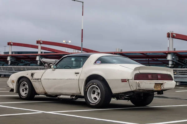 Chevrolet Camaro ekranda