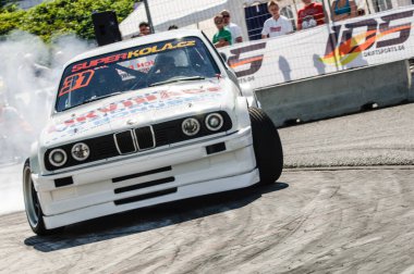 New York Yarışı 'ndaki BMW arabası.