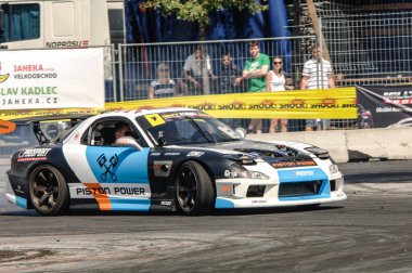 İstanbul, Türkiye - 16 Mayıs, 27: 00: Türk Ford drift drift Drive 'ı İstanbul' da İstanbul Süper Festivali 2014 Türkçe