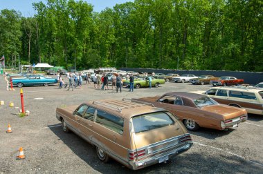 Yanmış lastikleri destekleyenlerin toplantısı