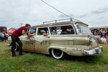 Amerikan arabalarının dostları toplantısı