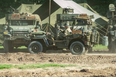 Sahadaki askeri araçlar