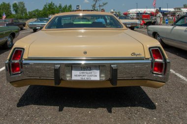 Ford Cadillac sergileniyor