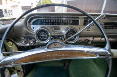 Arabada klasik gösterge paneli