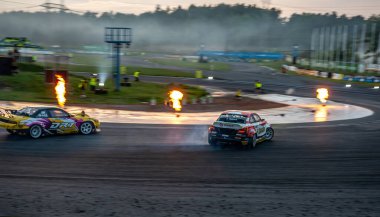 dumanlı araba yarışı