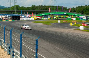 dumanlı araba yarışı