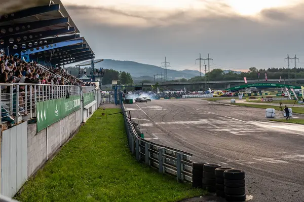 dumanlı araba yarışı