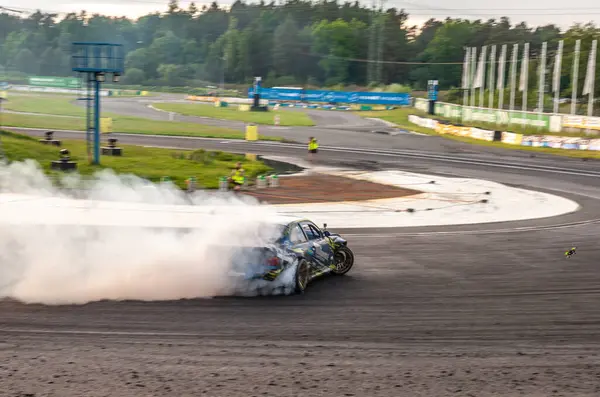 dumanlı araba yarışı