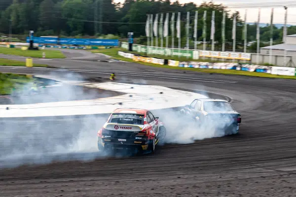 dumanlı araba yarışı